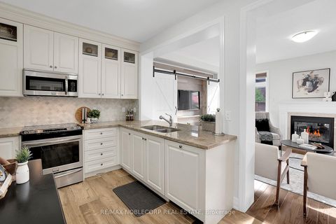 Photo 10 at 54 Wells Orchard Crescent, King City, King