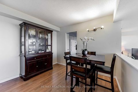 Photo 7 at 905 - 1360 York Mills Road, Donalda, Toronto