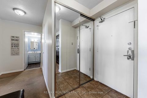 Photo 10 at 905 - 1360 York Mills Road, Donalda, Toronto
