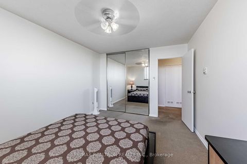 Photo 11 at 905 - 1360 York Mills Road, Donalda, Toronto
