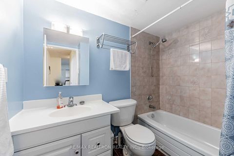 Photo 13 at 905 - 1360 York Mills Road, Donalda, Toronto
