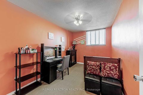 Photo 15 at 905 - 1360 York Mills Road, Donalda, Toronto