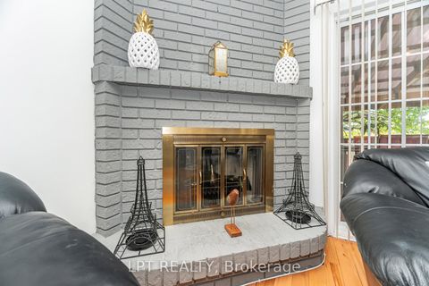 Photo 7 at 27 Woodsview Avenue, Clairville, Toronto