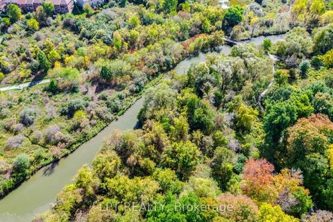 Photo 38 at 27 Woodsview Avenue, Clairville, Toronto