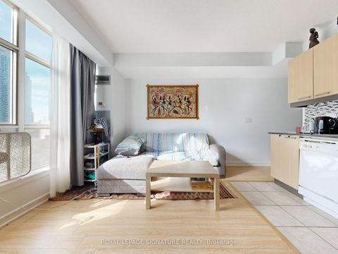 Photo 13 at 525 - 36 Blue Jays Way, Waterfront Communities C1, Toronto