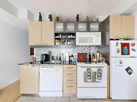 Photo 16 at 525 - 36 Blue Jays Way, Waterfront Communities C1, Toronto