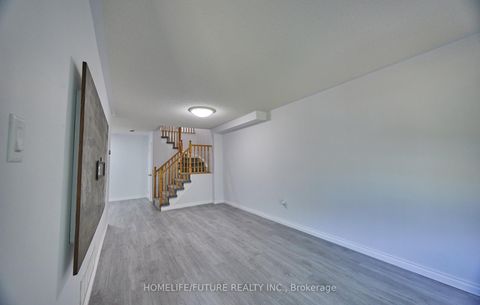 Photo 7 at 6 Pickett Crescent, Painswick North, Barrie