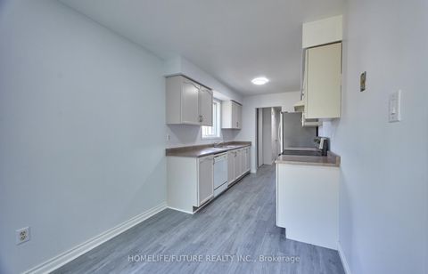 Photo 9 at 6 Pickett Crescent, Painswick North, Barrie