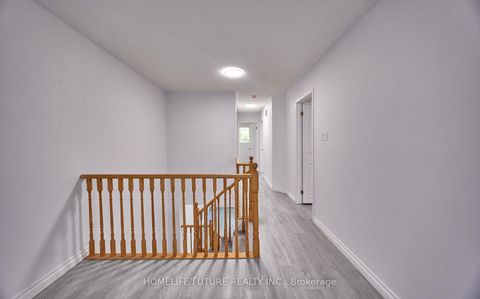 Photo 12 at 6 Pickett Crescent, Painswick North, Barrie