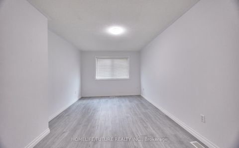 Photo 13 at 6 Pickett Crescent, Painswick North, Barrie