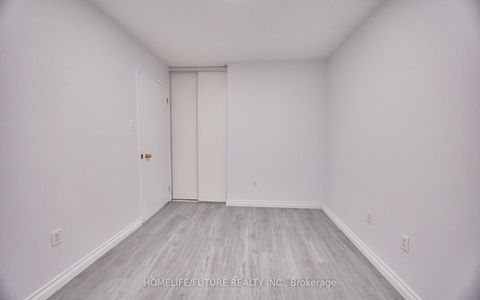 Photo 15 at 6 Pickett Crescent, Painswick North, Barrie