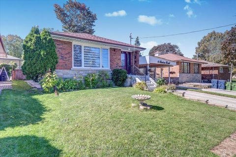 Photo 3 at 6 Barlow Road, Woburn, Toronto