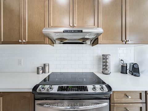 Photo 13 at 135 Windrow Street, Jefferson, Richmond Hill