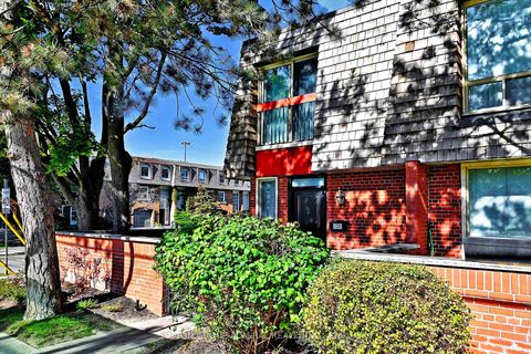 Photo 4 at 1 - 69 Upper Canada Drive, Windfields, Toronto