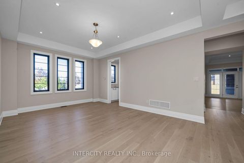 Photo 6 at 2 Pine Heights Drive, Vellore Village, Vaughan