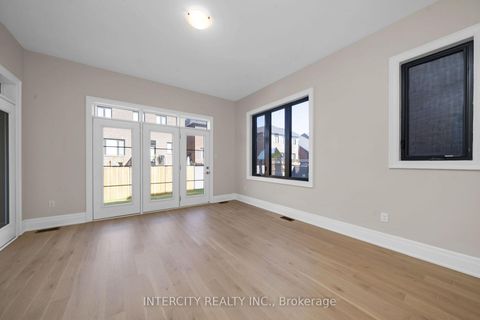 Photo 15 at 2 Pine Heights Drive, Vellore Village, Vaughan