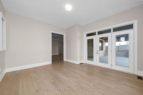 Photo 16 at 2 Pine Heights Drive, Vellore Village, Vaughan