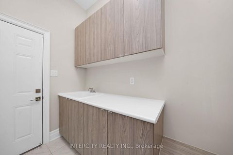 Photo 19 at 2 Pine Heights Drive, Vellore Village, Vaughan