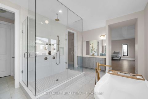 Photo 24 at 2 Pine Heights Drive, Vellore Village, Vaughan