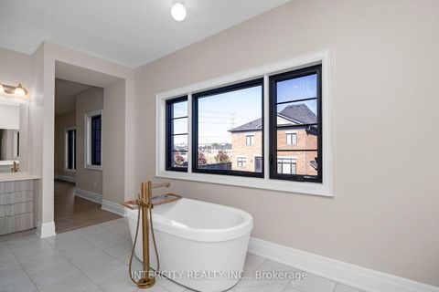 Photo 25 at 2 Pine Heights Drive, Vellore Village, Vaughan