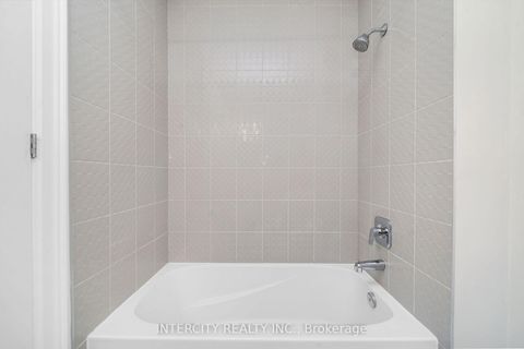 Photo 34 at 2 Pine Heights Drive, Vellore Village, Vaughan