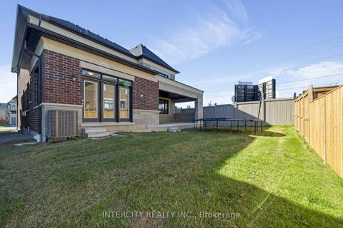 Photo 41 at 2 Pine Heights Drive, Vellore Village, Vaughan