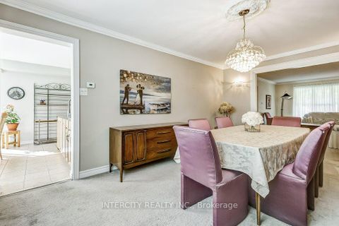 Photo 8 at 21 Marylebone Crescent, Oak Ridges Lake Wilcox, Richmond Hill