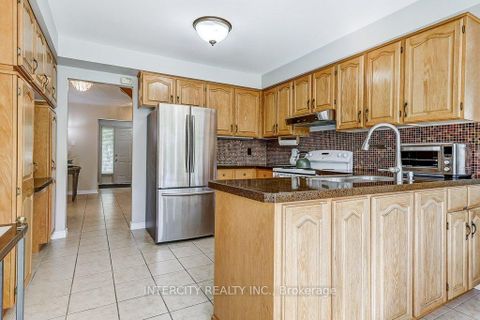 Photo 14 at 21 Marylebone Crescent, Oak Ridges Lake Wilcox, Richmond Hill