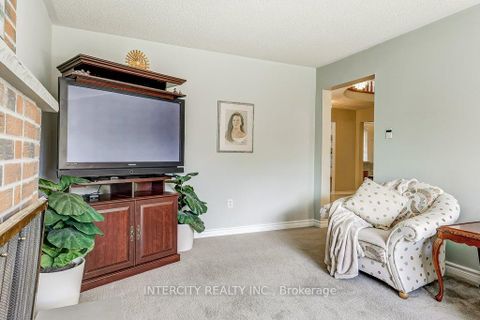 Photo 18 at 21 Marylebone Crescent, Oak Ridges Lake Wilcox, Richmond Hill