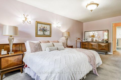 Photo 23 at 21 Marylebone Crescent, Oak Ridges Lake Wilcox, Richmond Hill