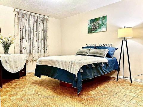 Photo 3 at 1004 - 2721 Victoria Park Avenue, L'Amoreaux, Toronto
