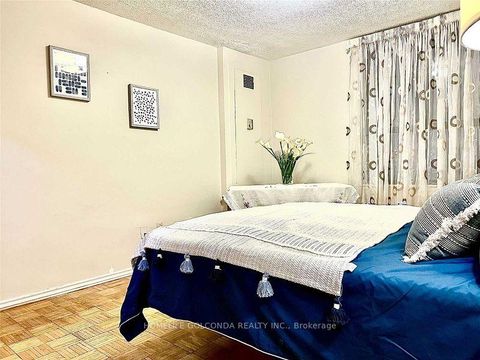 Photo 5 at 1004 - 2721 Victoria Park Avenue, L'Amoreaux, Toronto
