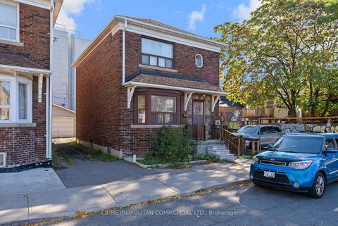 Photo 1 at 17 Augusta Avenue, Chinatown, Toronto