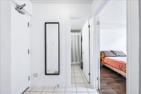 Photo 3 at 103 - 114 Vaughan Road, Cedarvale, Toronto