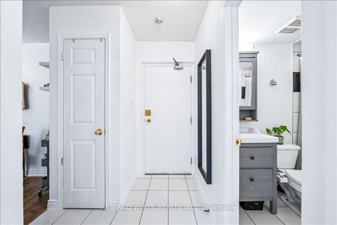 Photo 4 at 103 - 114 Vaughan Road, Cedarvale, Toronto
