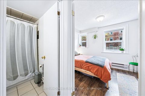 Photo 6 at 103 - 114 Vaughan Road, Cedarvale, Toronto