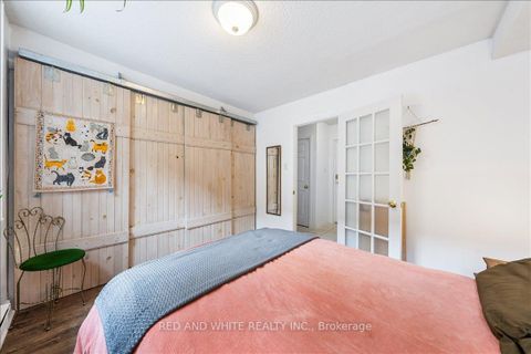 Photo 9 at 103 - 114 Vaughan Road, Cedarvale, Toronto