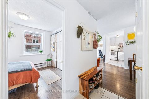 Photo 11 at 103 - 114 Vaughan Road, Cedarvale, Toronto