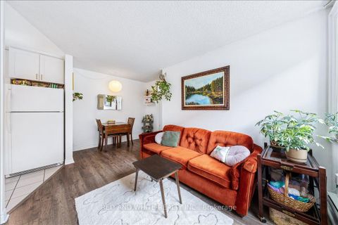 Photo 17 at 103 - 114 Vaughan Road, Cedarvale, Toronto