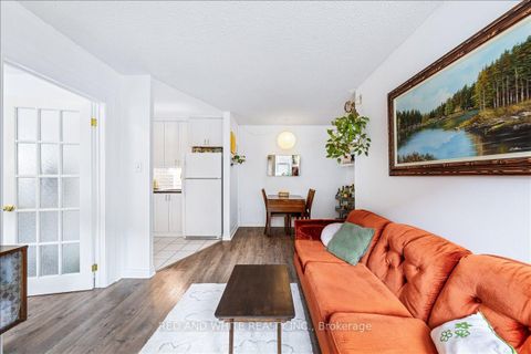 Photo 18 at 103 - 114 Vaughan Road, Cedarvale, Toronto