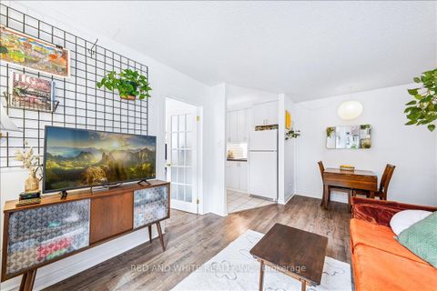 Photo 19 at 103 - 114 Vaughan Road, Cedarvale, Toronto
