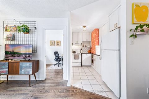 Photo 20 at 103 - 114 Vaughan Road, Cedarvale, Toronto