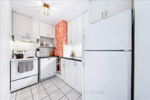Photo 21 at 103 - 114 Vaughan Road, Cedarvale, Toronto
