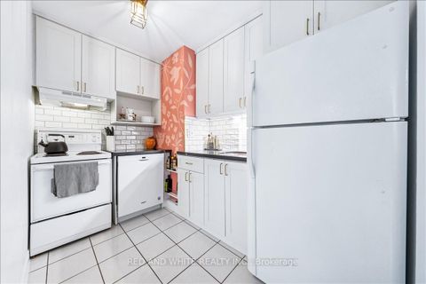 Photo 24 at 103 - 114 Vaughan Road, Cedarvale, Toronto