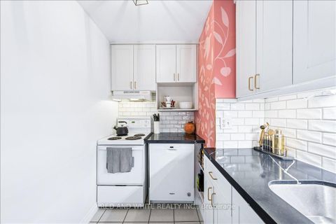 Photo 27 at 103 - 114 Vaughan Road, Cedarvale, Toronto