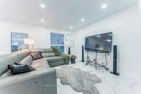 Photo 10 at 311 Conley Street, Lakeview Estates, Vaughan