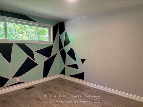 Photo 4 at 211 Axminster Drive, Crosby, Richmond Hill Photo 4 at 211 Axminster Drive, Crosby, Richmond Hill