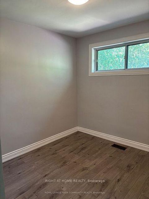 Photo 6 at 211 Axminster Drive, Crosby, Richmond Hill