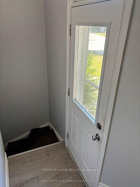 Photo 8 at 211 Axminster Drive, Crosby, Richmond Hill Photo 8 at 211 Axminster Drive, Crosby, Richmond Hill