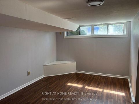 Photo 11 at 211 Axminster Drive, Crosby, Richmond Hill Photo 11 at 211 Axminster Drive, Crosby, Richmond Hill